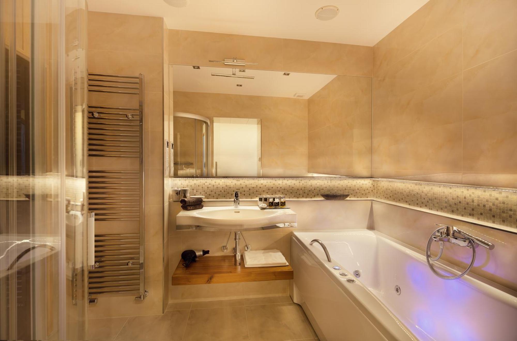 City Residence Apartment Hotel Кошице Экстерьер фото